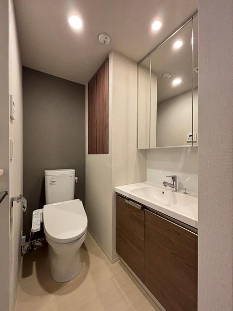 洗面設備　コンパクトで使いやすい洗面所