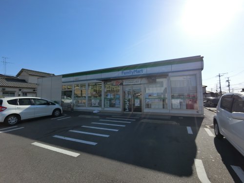 コンビニ　ファミリーマート　八街駅南口店（コンビニ）まで394m