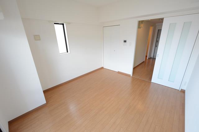 居室・リビング　エアコン設置済み！