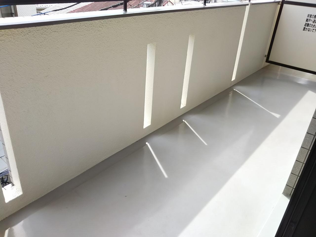 バルコニー　開放的で明るい空間を演出してくれるバルコニーです