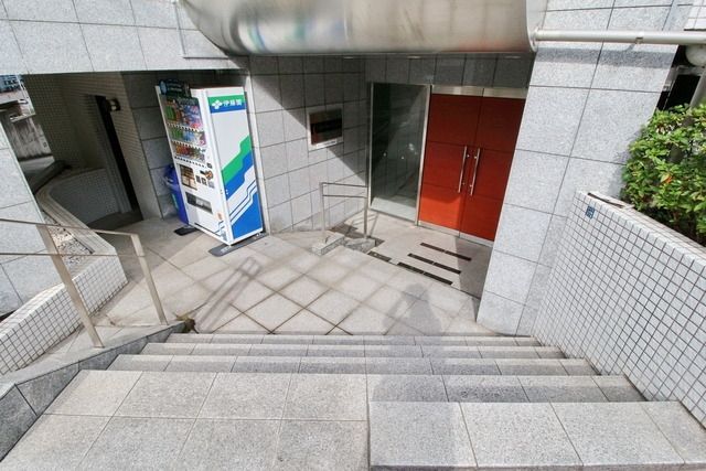 エントランス　☆正面玄関☆