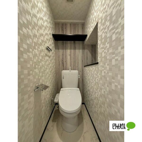 トイレ　※同物件別部屋写真