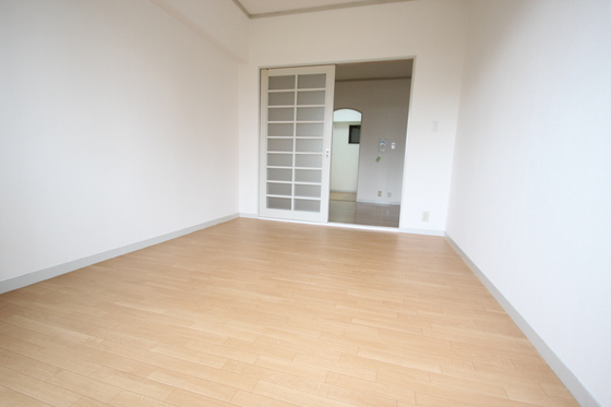 居室・リビング　※別号室の写真です