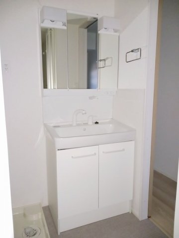 洗面設備　使いやすい洗面所です