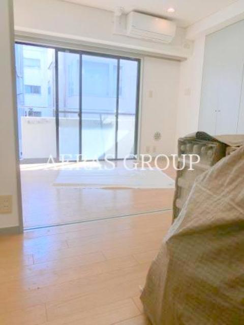 居室・リビング　洋室　内装中