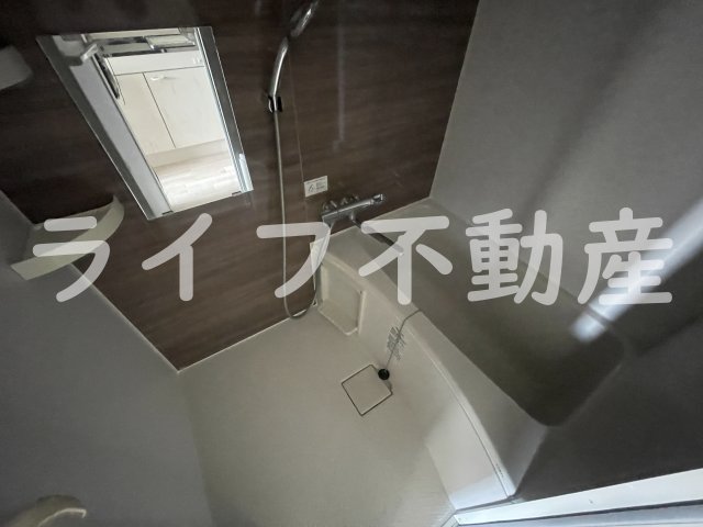 バス・シャワールーム　コンパクトで使いやすいお風呂です