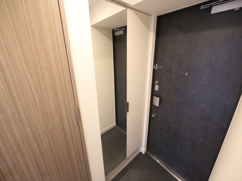 玄関　玄関　シューズボックス付（収納充実してます）