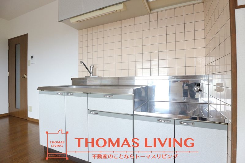 キッチン　広々としたキッチンスペースが魅力的ですね。