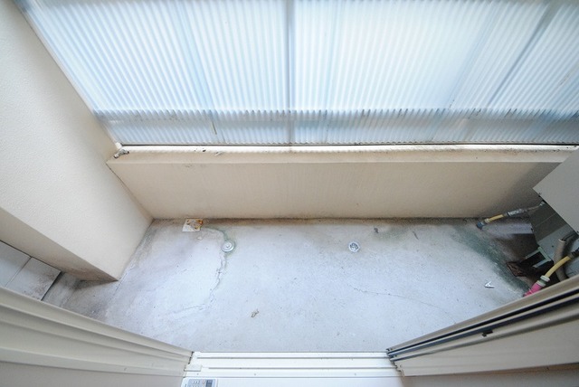 バルコニー　写真は１１３号室