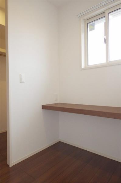 その他設備　書斎（反転写真）