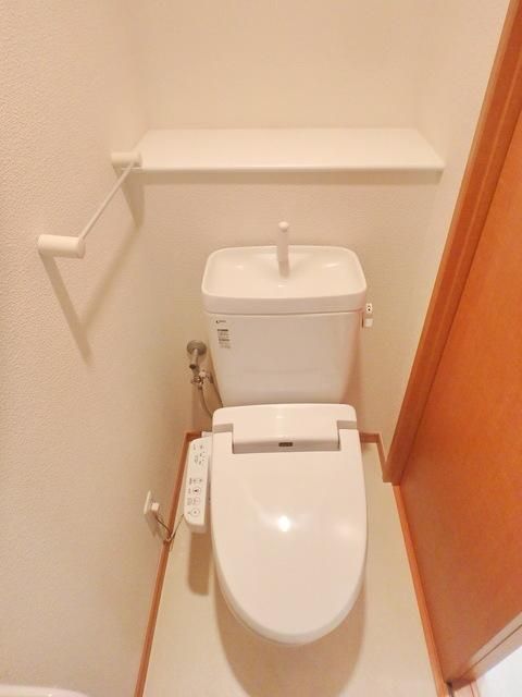 トイレ　★温水洗浄便座完備★