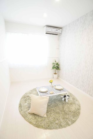 居室・リビング　リビングが長く使えます! エアコン付き