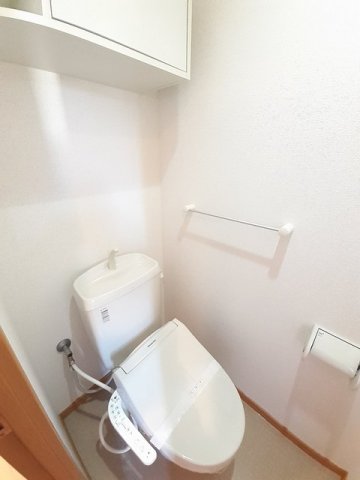 トイレ　清潔感のあるトイレです