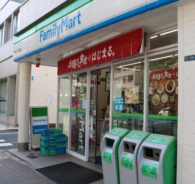 コンビニ　ファミリーマート（コンビニ）まで777m