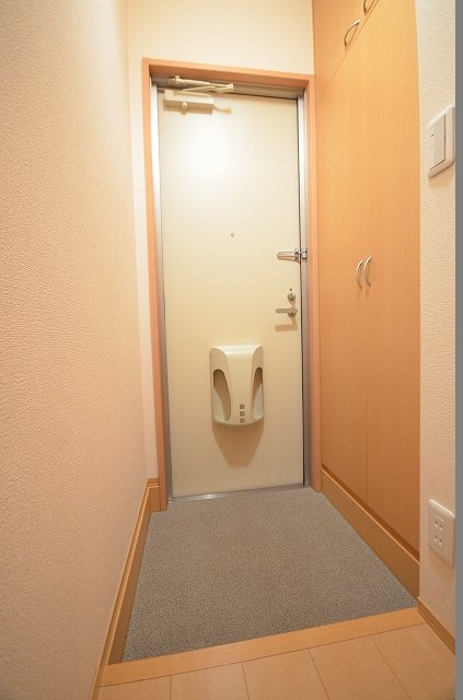 玄関　同物件別号室