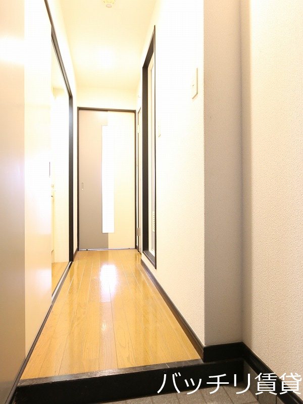 玄関　同型タイプの為現状優先