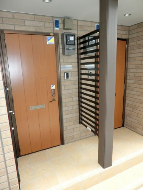 エントランス　物件入口はこちらです。