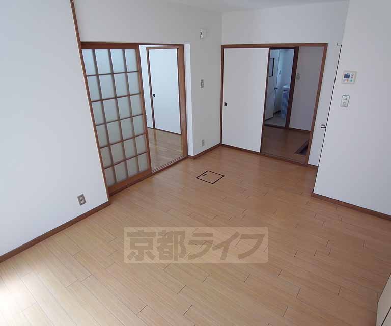 居室・リビング　綺麗に改装してくださいます