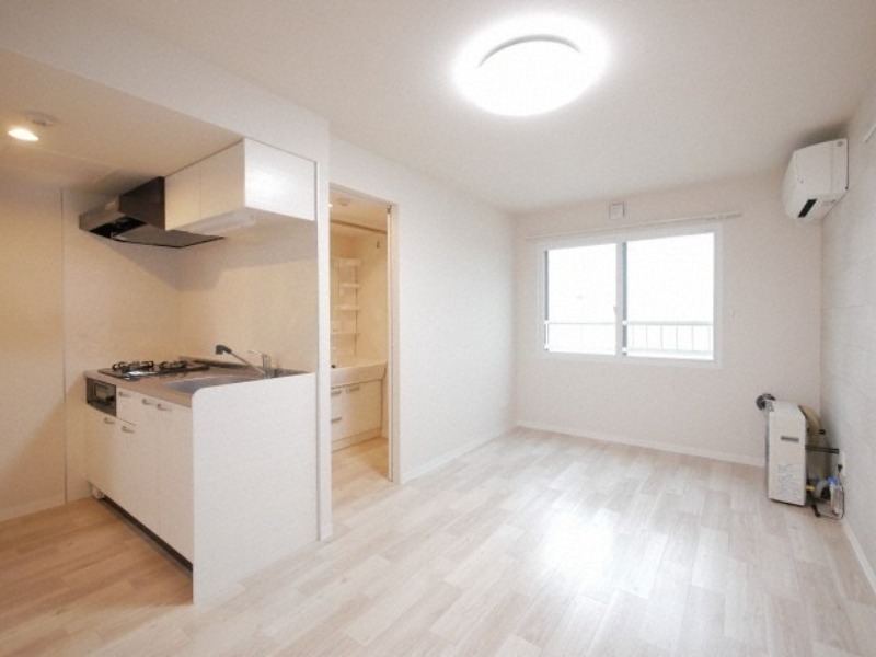 居室・リビング　退去予定につき同タイプ別号室の画像です。