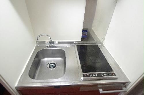 キッチン　２口電気コンロ設置済み（仕様は異なる場合があります）