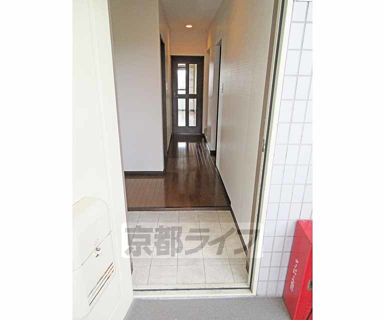 玄関　明るく広い玄関です