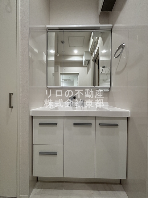 洗面設備　嬉しい洗面台は独立タイプ！