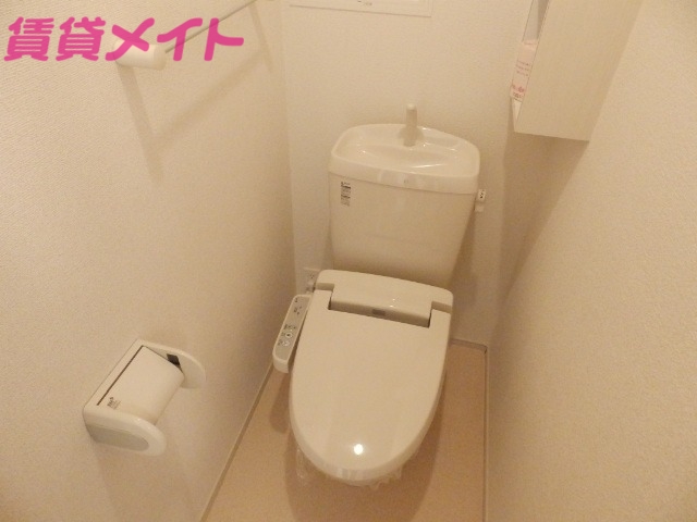 トイレ　同型反転タイプ