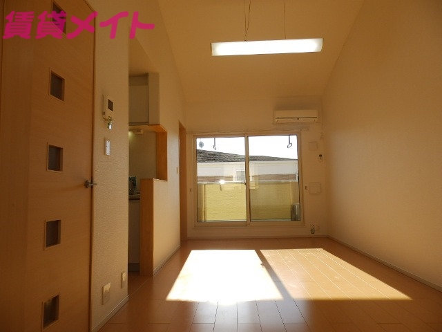 居室・リビング　同型反転タイプ