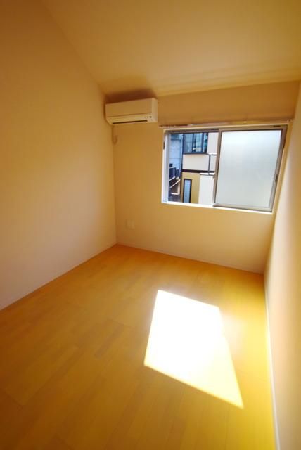 居室・リビング　★★開口部の多い開放的なお部屋★★