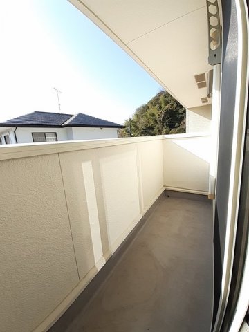 バルコニー　お洗濯にも便利なバルコニー付き