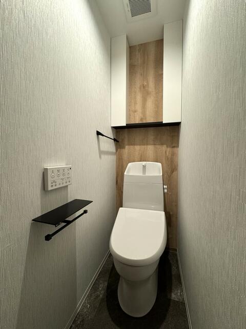 トイレ　温水洗浄便座