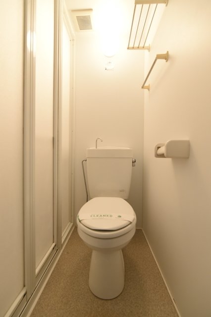 トイレ　落ち着いたトイレです