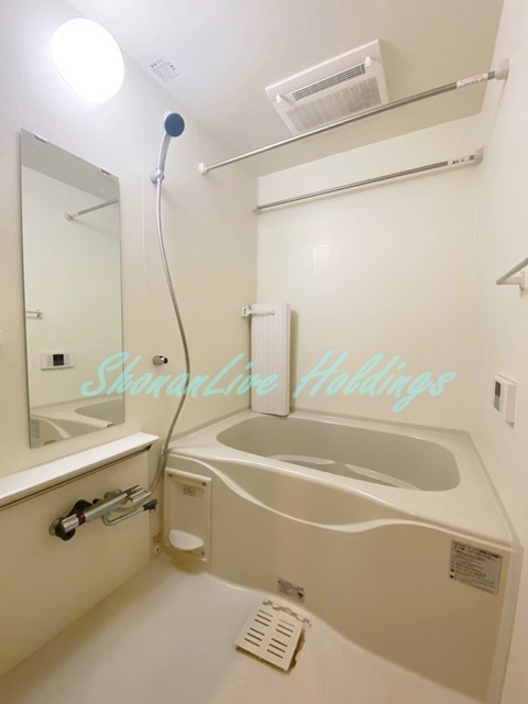 バス・シャワールーム　清潔感のあるお風呂です♪