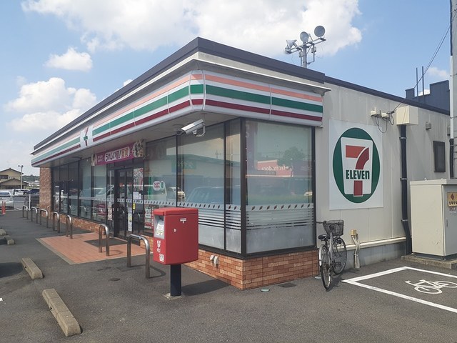 コンビニ　セブンイレブン（コンビニ）まで450m