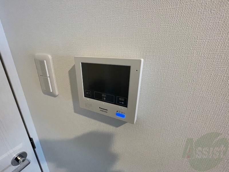 セキュリティ　モニタ付インターホンです。セキュリティ面も安心ですね！