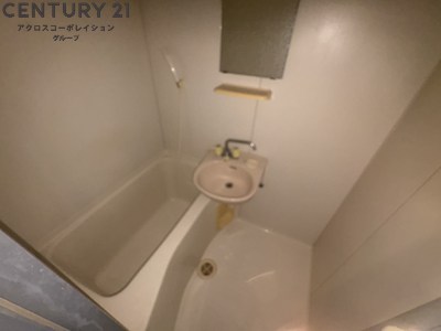 バス・シャワールーム　シンプルな浴室です。