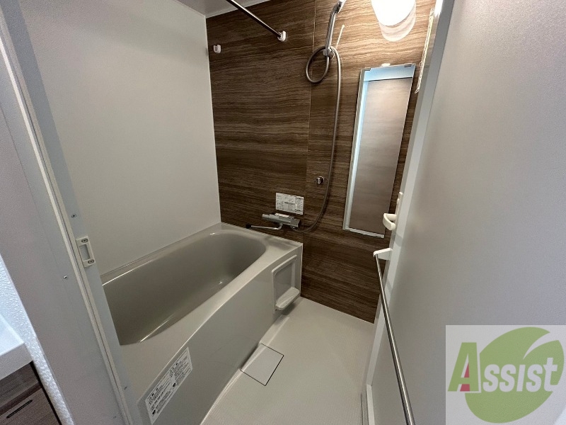 バス・シャワールーム　ユニットバスです。疲れを癒すのに欠かせませんね！