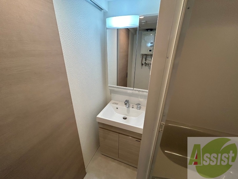 洗面設備　こちらに洗面台があります。朝の洗顔はこちらで。