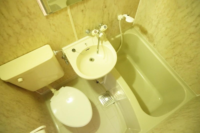 バス・シャワールーム　お掃除が簡単な3点式ユニットバス！です