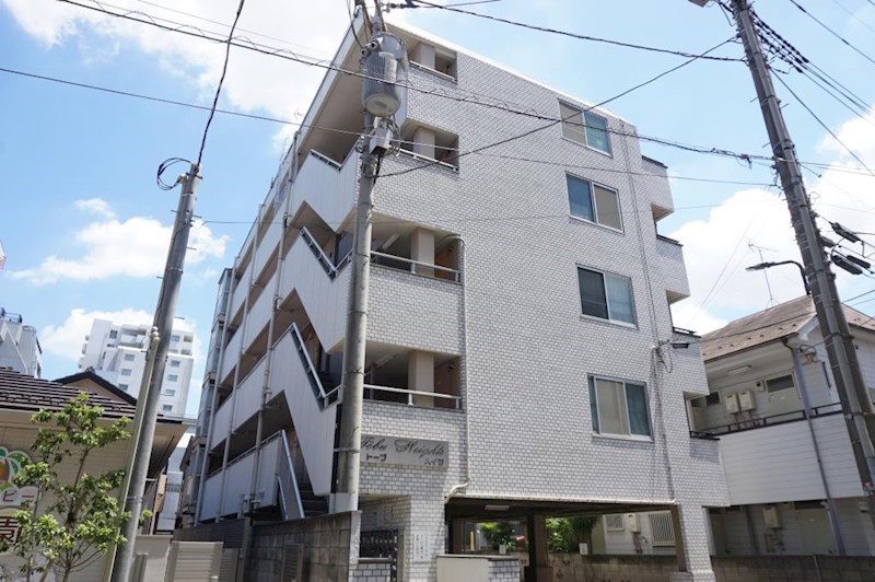 建物外観　草加駅徒歩４分（３２０ｍ）