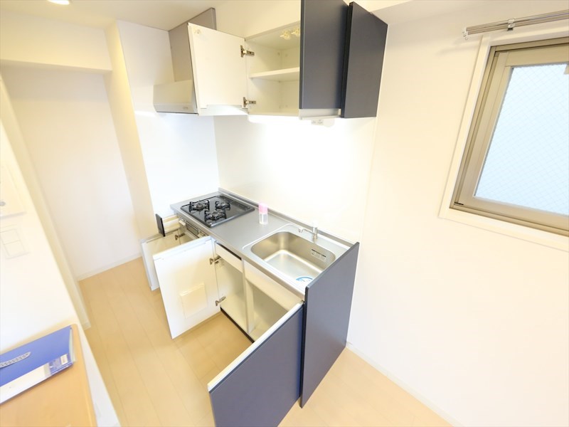 キッチン　システムキッチン（ガス3口コンログリル付）