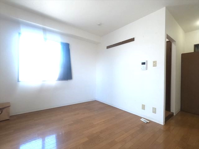 居室・リビング　フローリング。