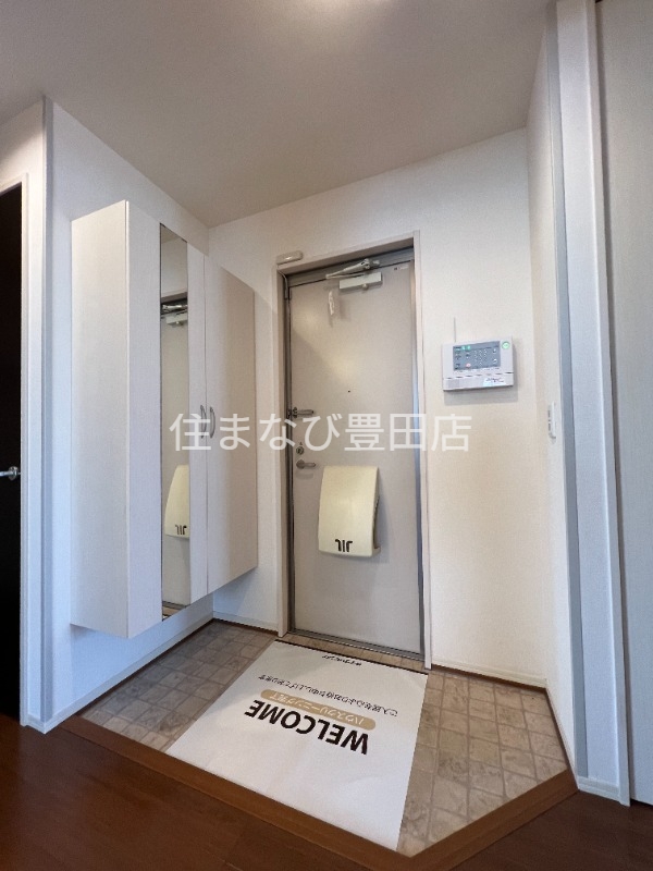 玄関　同型別部屋写真