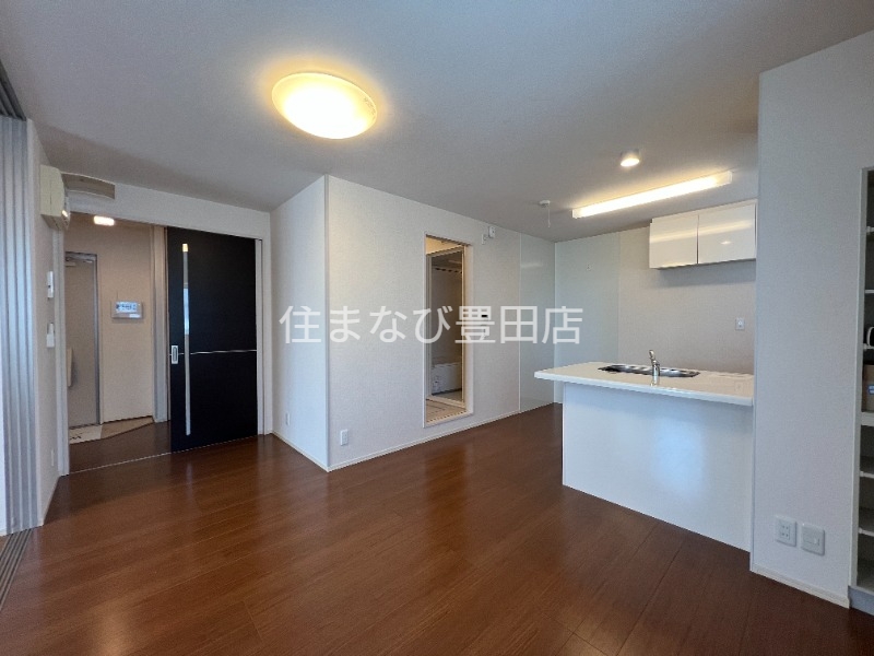 居室・リビング　同型別部屋写真