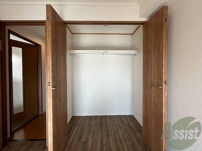 収納　洋室のクローゼット。広さは十分そうです。