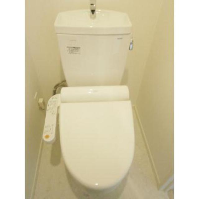 トイレ　※写真は同タイプ住戸です。