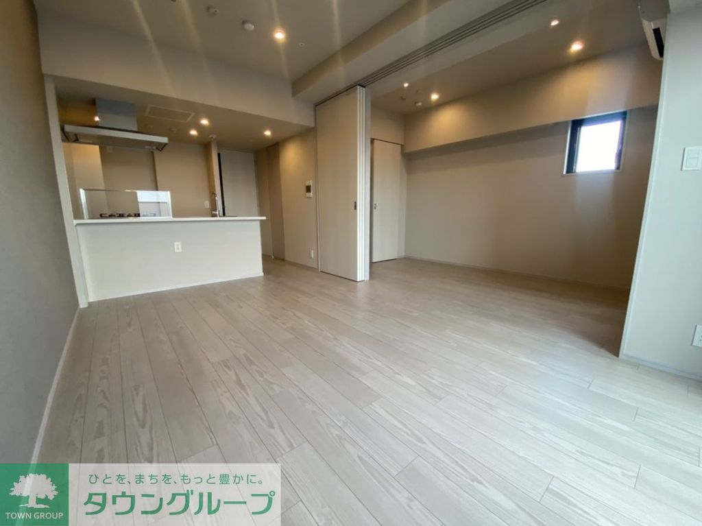 居室・リビング　駐車場