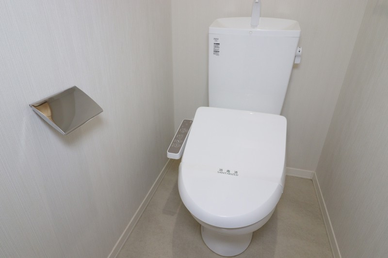 トイレ　温水洗浄便座
