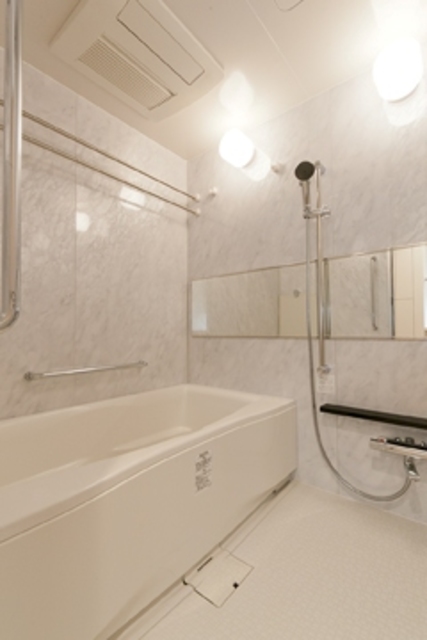 バス・シャワールーム　※写真は同タイプ住戸です。