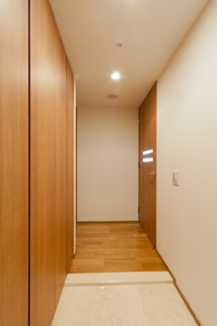 玄関　※写真は同タイプ住戸です。